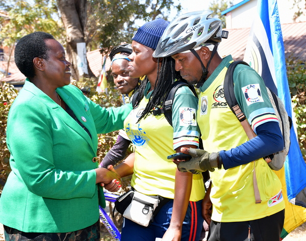 The Vice-Chancellor flags off the cyclists